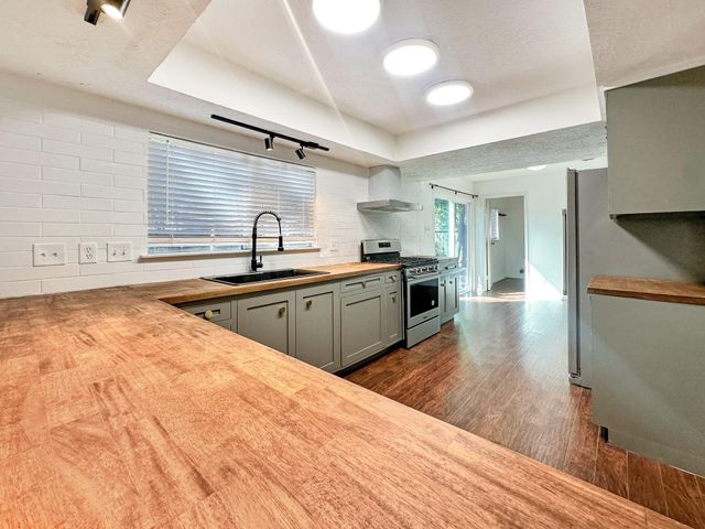 3230 Beaver Glen Drive, Houston, TX 77339