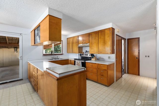 16468 Thorpe Road NE, Poulsbo, WA 98370