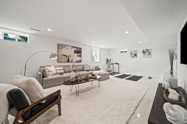 61 Gale Street A, Waltham, MA 02453