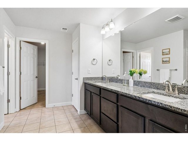 22691 E Narrowleaf Cir, Aurora, CO 80016