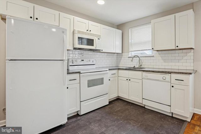 682 2ND AVE, Bristol, PA 19007