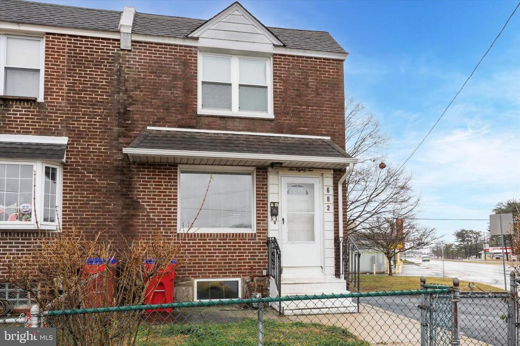 682 2ND AVE, Bristol, PA 19007