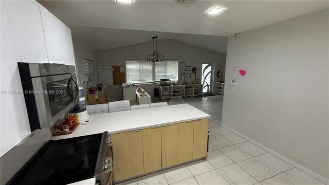 21140 NE 26th Ave, Miami, FL 33180