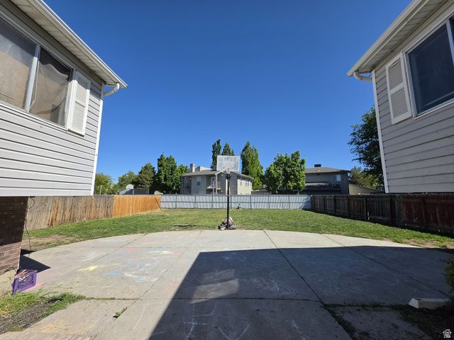542 W TIFFANY TOWN DR, Midvale, UT 84047
