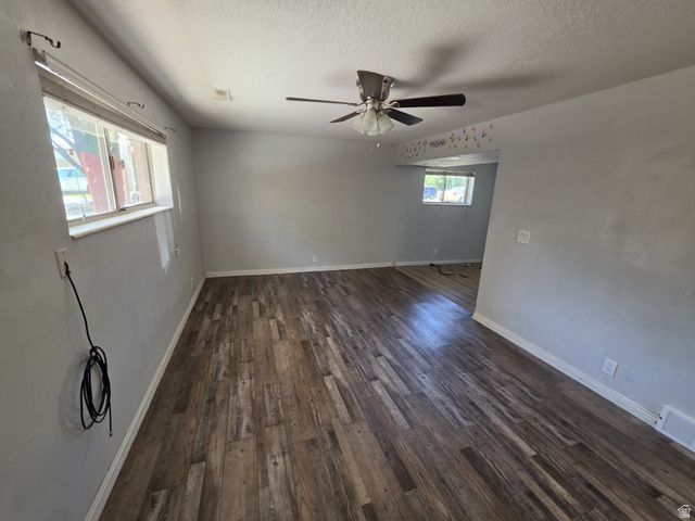 542 W TIFFANY TOWN DR, Midvale, UT 84047