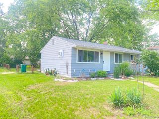 2997 Woodlawn Street, Commerce Twp, MI 48390