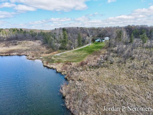 12375 Overlook Drive, Greenville, MI 48838