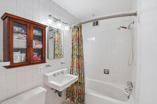 3421 STONEYBRAE DR, Falls Church, VA 22044