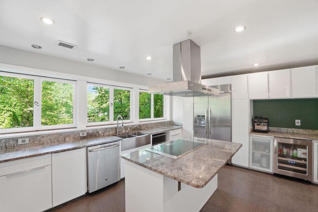 3421 STONEYBRAE DR, Falls Church, VA 22044