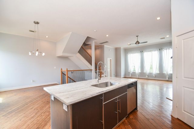 748 W 16th Street B, Houston, TX 77008