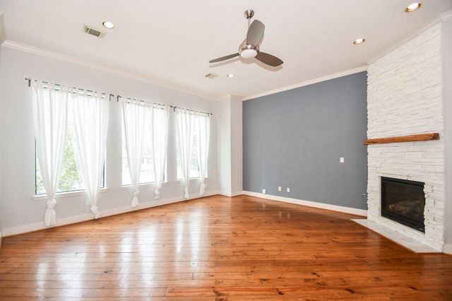 748 W 16th Street B, Houston, TX 77008