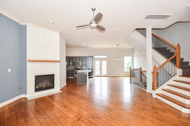 748 W 16th Street B, Houston, TX 77008