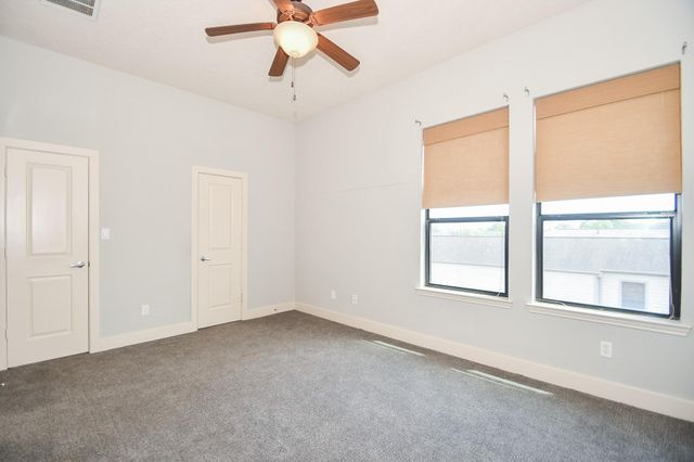 748 W 16th Street B, Houston, TX 77008