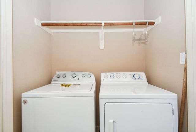 748 W 16th Street B, Houston, TX 77008