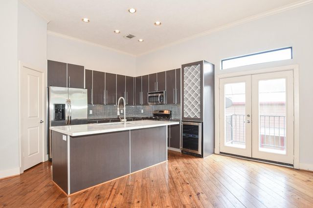 748 W 16th Street B, Houston, TX 77008