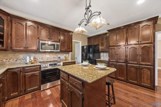 15011 Leafmore Drive SE, Huntsville, AL 35803