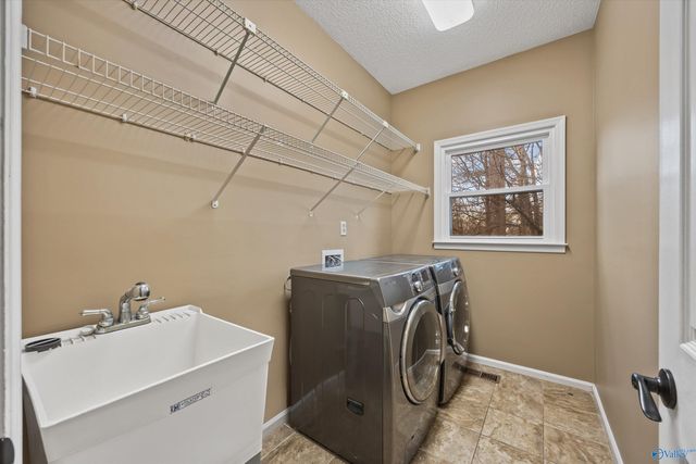 15011 Leafmore Drive SE, Huntsville, AL 35803