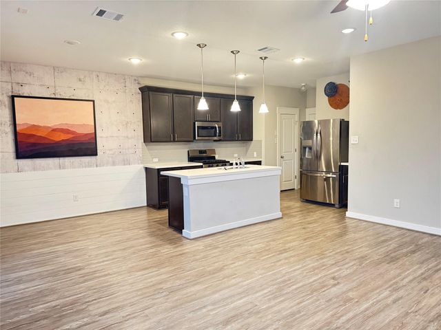 2328 Calvert DR, Leander, TX 78641