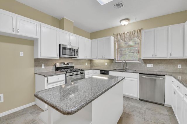 3016 Tradewind DR, Spicewood, TX 78669