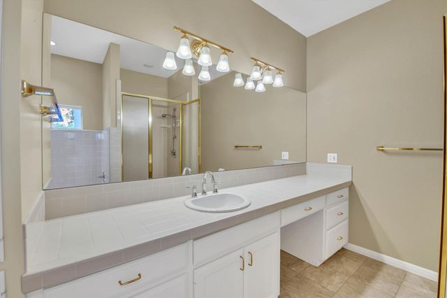 3016 Tradewind DR, Spicewood, TX 78669