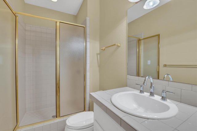 3016 Tradewind DR, Spicewood, TX 78669