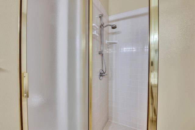 3016 Tradewind DR, Spicewood, TX 78669