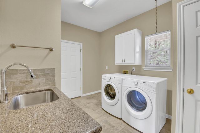 3016 Tradewind DR, Spicewood, TX 78669