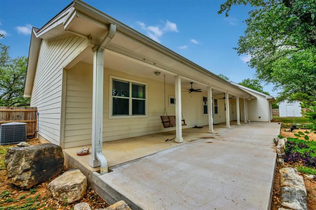 3016 Tradewind DR, Spicewood, TX 78669