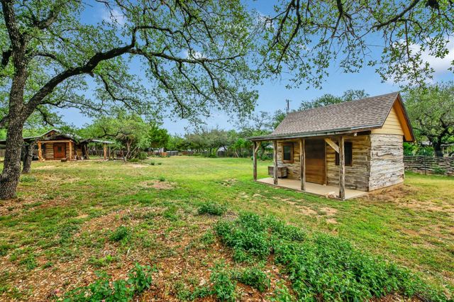 3016 Tradewind DR, Spicewood, TX 78669
