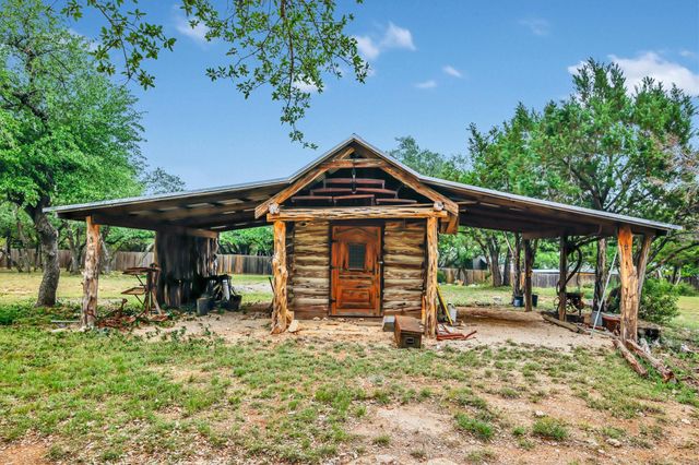 3016 Tradewind DR, Spicewood, TX 78669