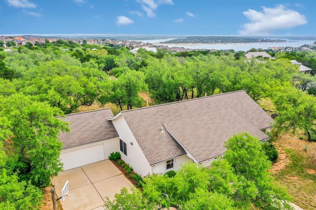 3016 Tradewind DR, Spicewood, TX 78669