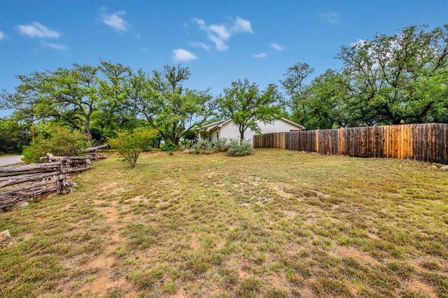 3016 Tradewind DR, Spicewood, TX 78669