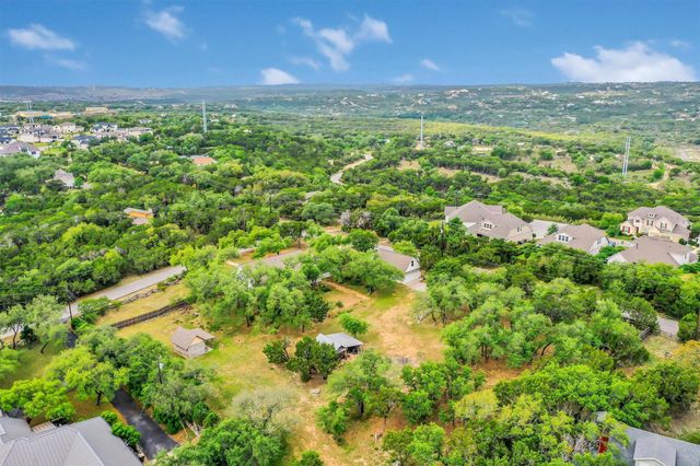 3016 Tradewind DR, Spicewood, TX 78669