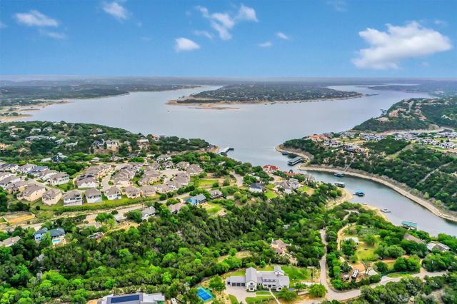 3016 Tradewind DR, Spicewood, TX 78669