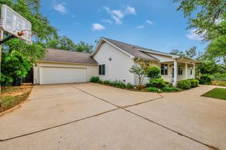 3016 Tradewind DR, Spicewood, TX 78669