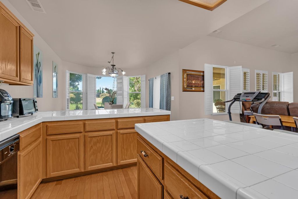 Image 12 of property listing at 7090 Emerald Street, Chowchilla, CA 93610