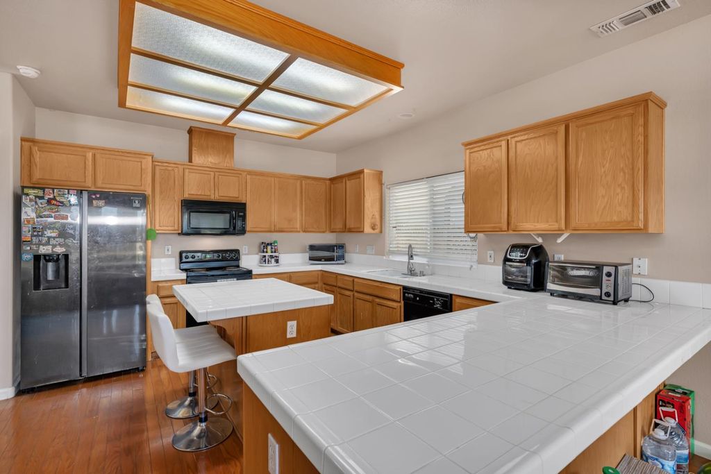 Image 13 of property listing at 7090 Emerald Street, Chowchilla, CA 93610