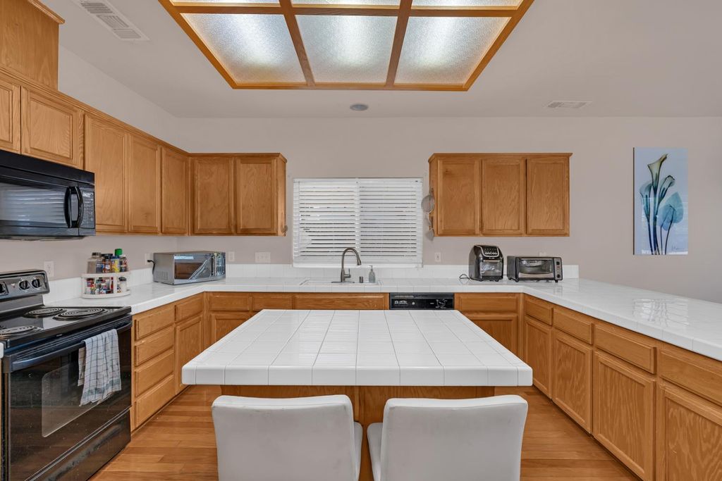 Image 14 of property listing at 7090 Emerald Street, Chowchilla, CA 93610
