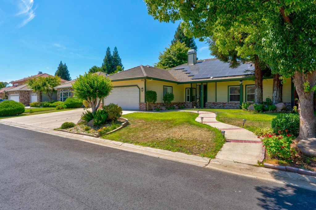 Image 4 of property listing at 7090 Emerald Street, Chowchilla, CA 93610