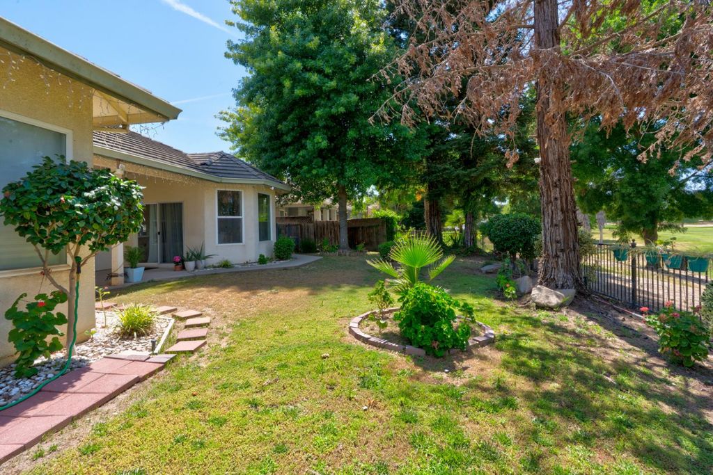 Image 41 of property listing at 7090 Emerald Street, Chowchilla, CA 93610