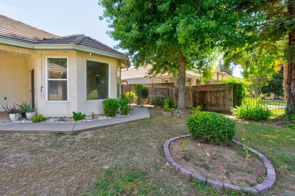 Image 42 of property listing at 7090 Emerald Street, Chowchilla, CA 93610