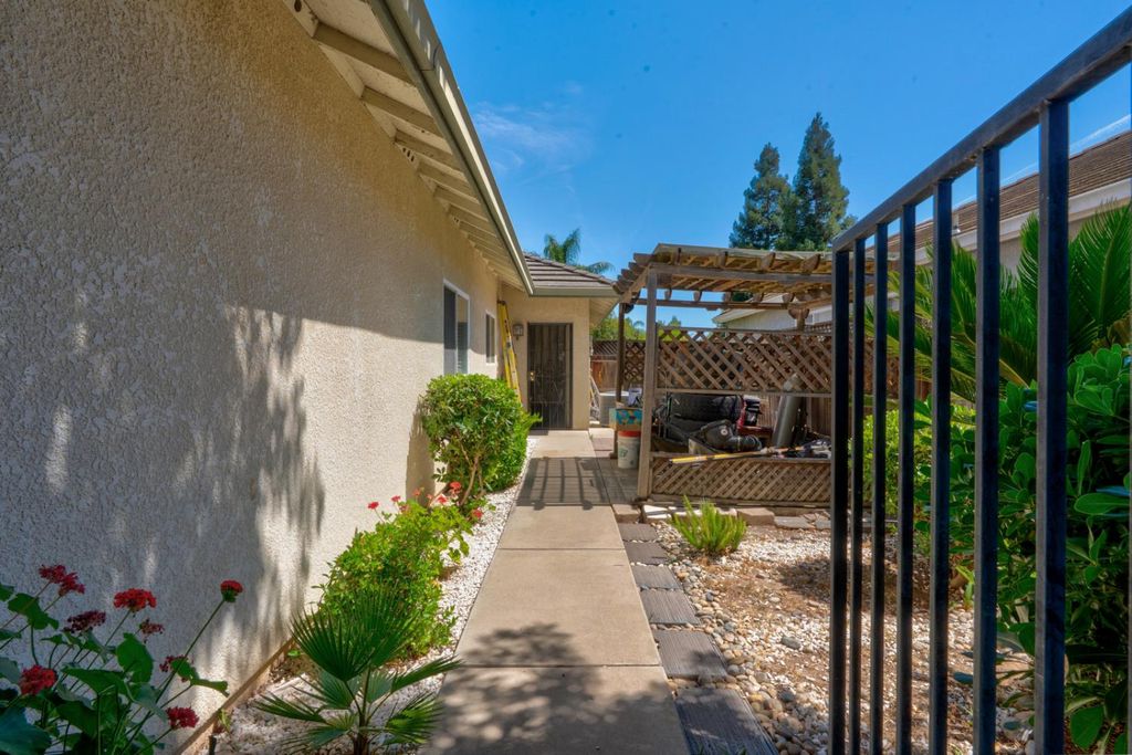 Image 48 of property listing at 7090 Emerald Street, Chowchilla, CA 93610