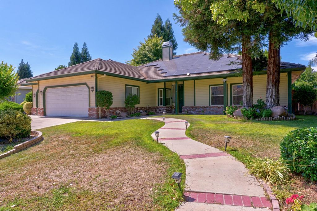 Image 5 of property listing at 7090 Emerald Street, Chowchilla, CA 93610