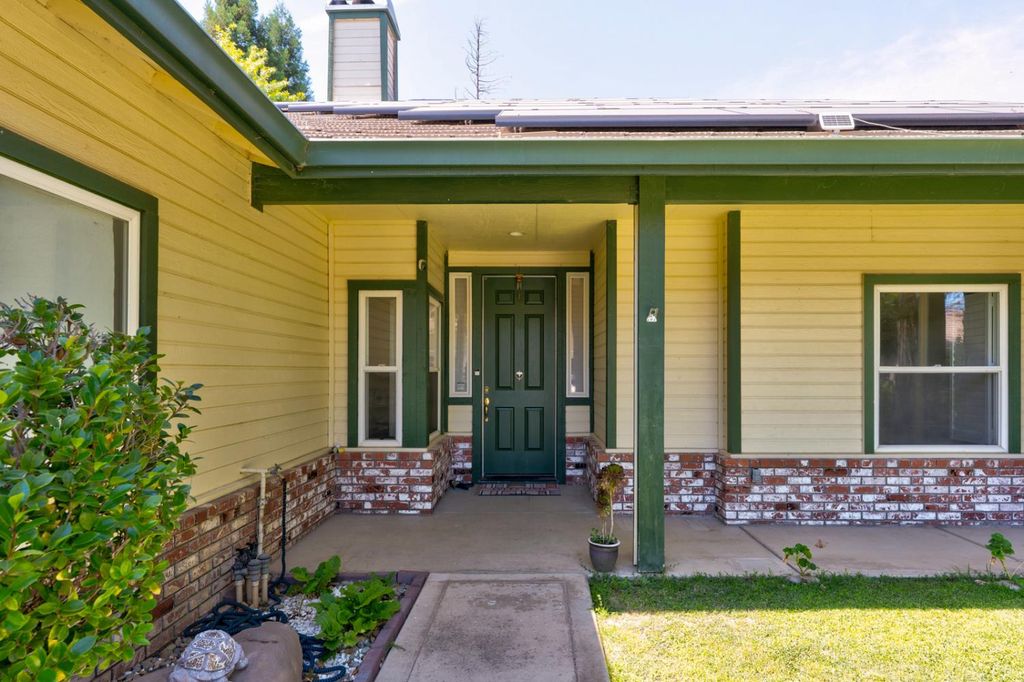 Image 7 of property listing at 7090 Emerald Street, Chowchilla, CA 93610