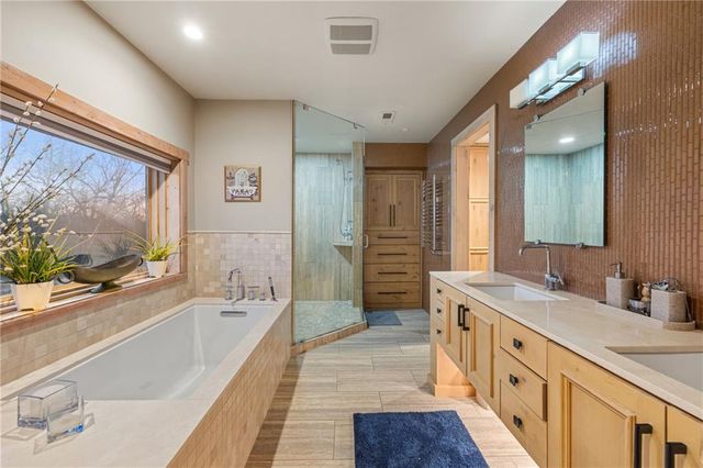 7500 Gleason Road, Shawnee, KS 66227