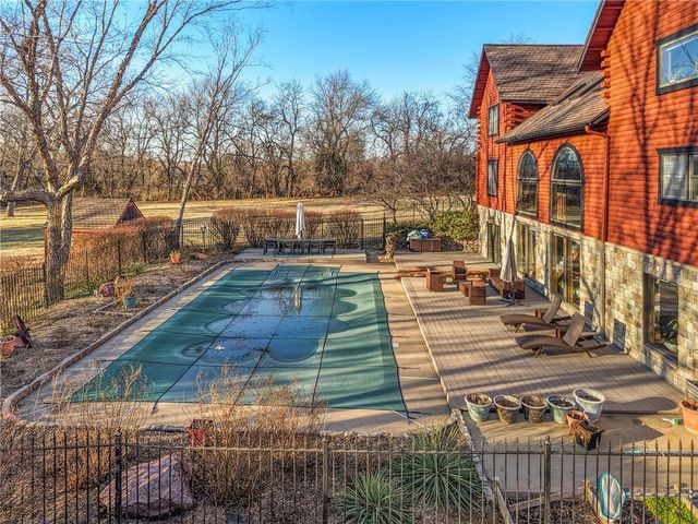 7500 Gleason Road, Shawnee, KS 66227