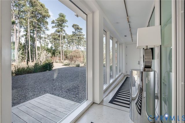 448 Windjammer Ln, White Stone, VA 22578