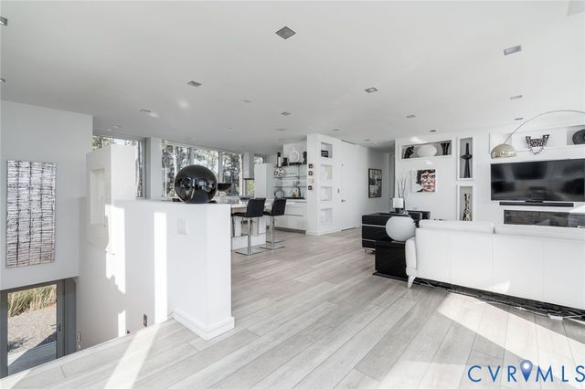 448 Windjammer Ln, White Stone, VA 22578