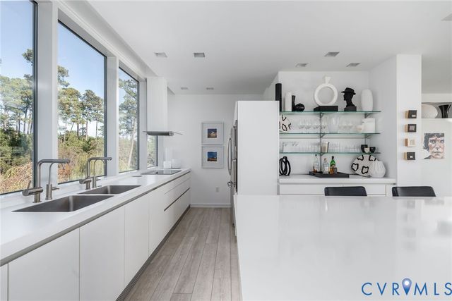 448 Windjammer Ln, White Stone, VA 22578