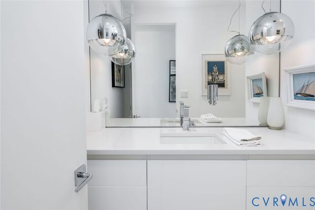 448 Windjammer Ln, White Stone, VA 22578